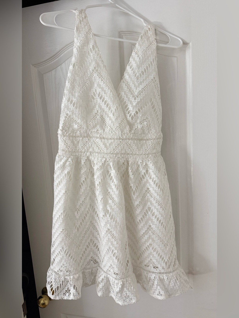 Sugarlips White Sleeveless Lace Mini Dress